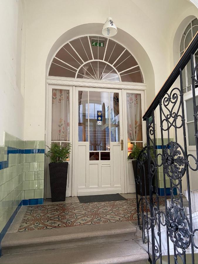 Guest Rest Studio Apartments Budapest Luaran gambar